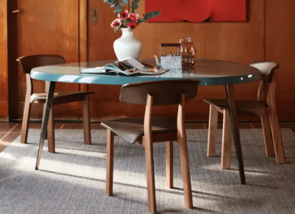 BACK-WING DINING CHAIR